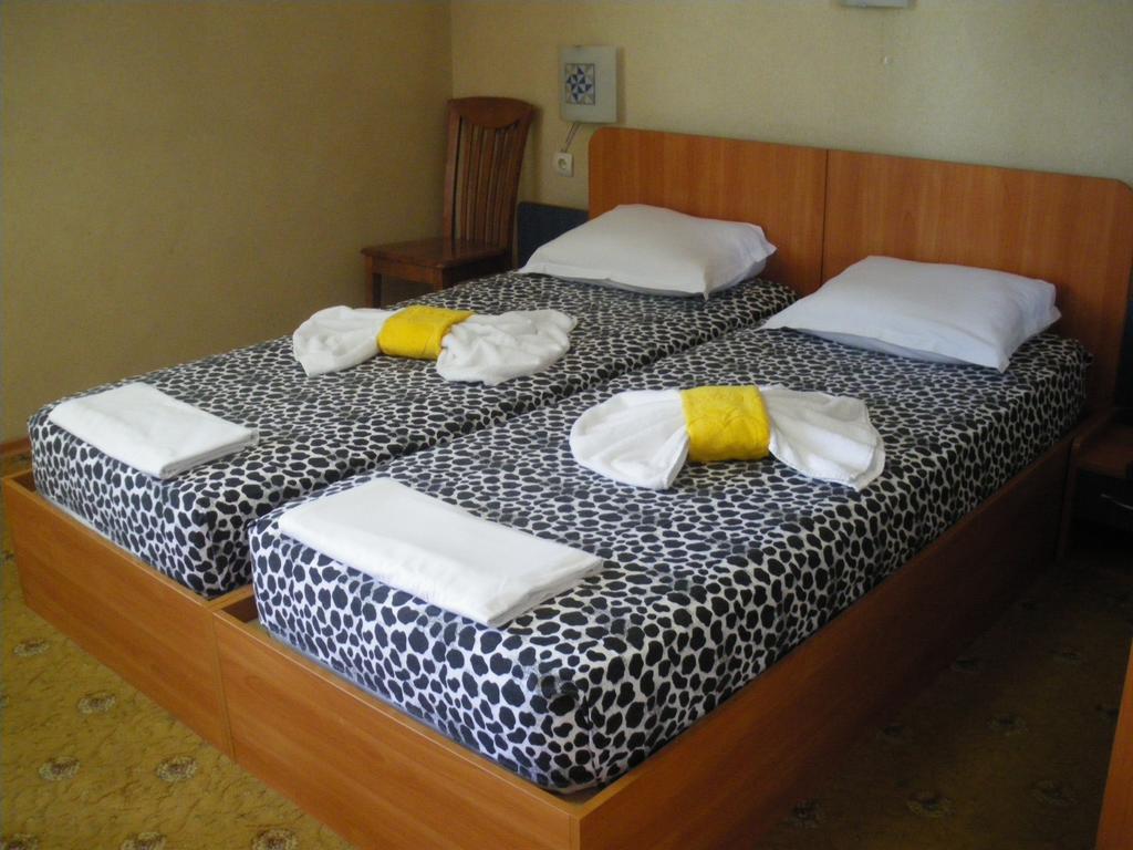 Brani Family Hotel Ruse Cameră foto